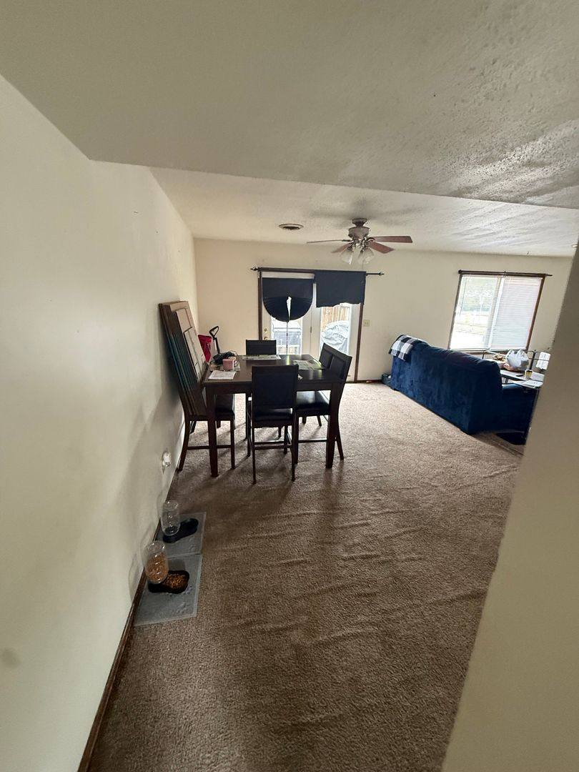 Apartment for rent at 412 E Hester, Carbondale, IL 62901