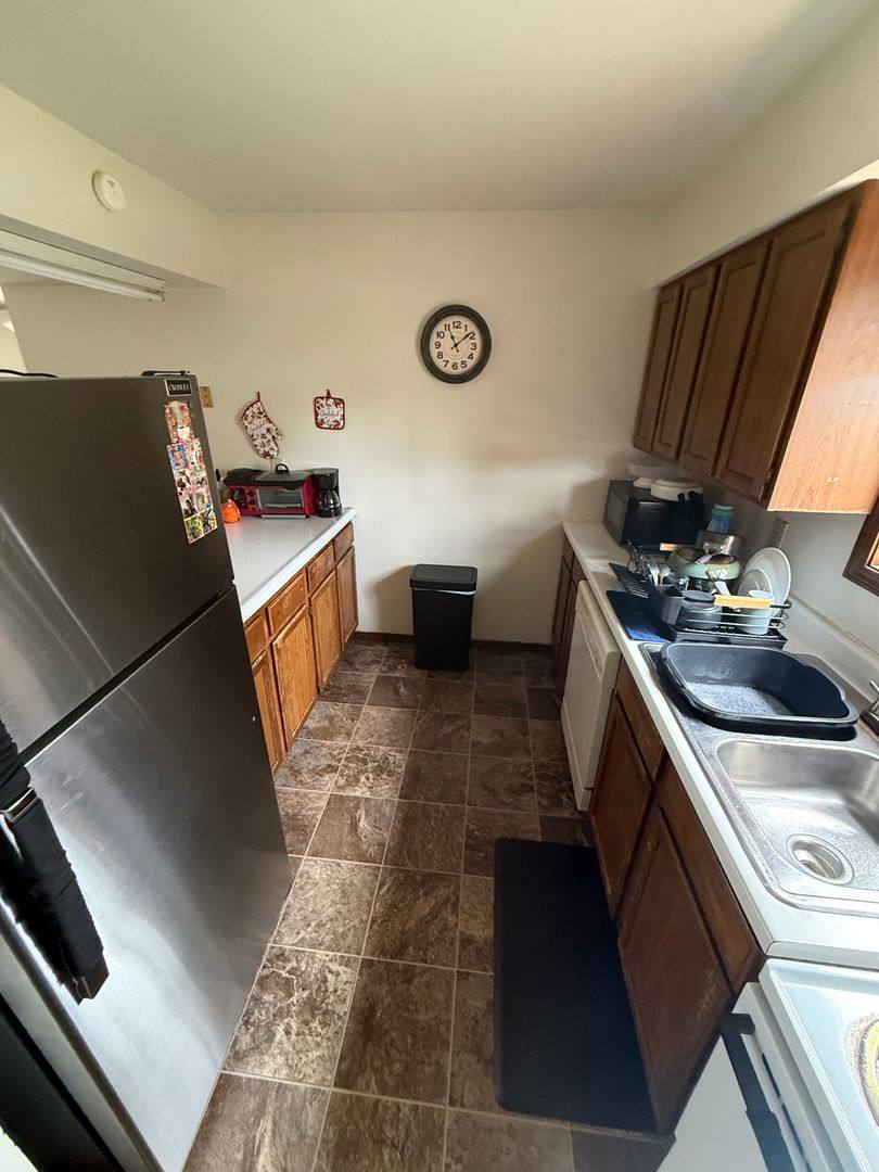 Apartment for rent at 412 E Hester, Carbondale, IL 62901
