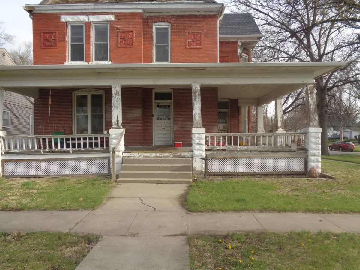 Apartment for rent at 746 Rose, Lincoln, NE 68502