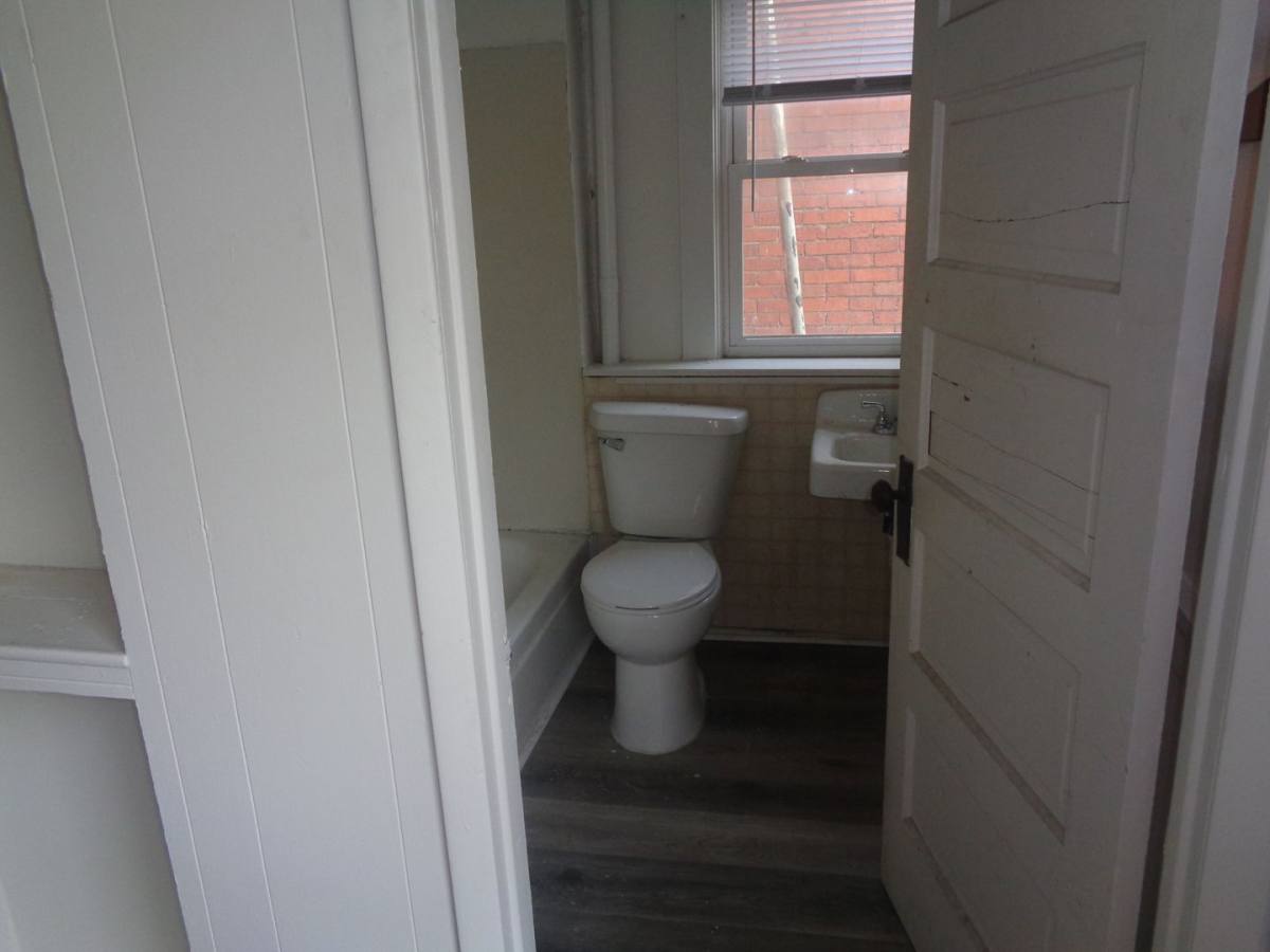 Apartment for rent at 746 Rose, Lincoln, NE 68502