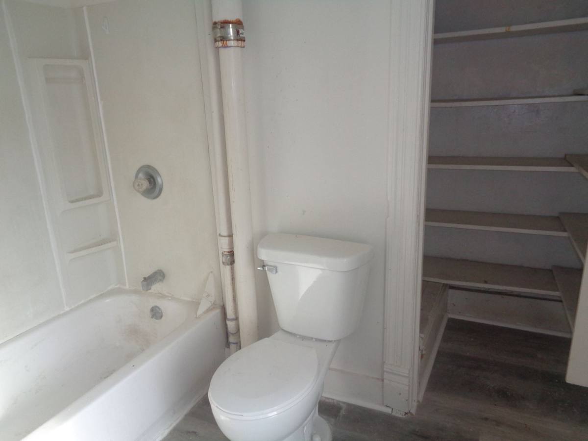 Apartment for rent at 746 Rose, Lincoln, NE 68502