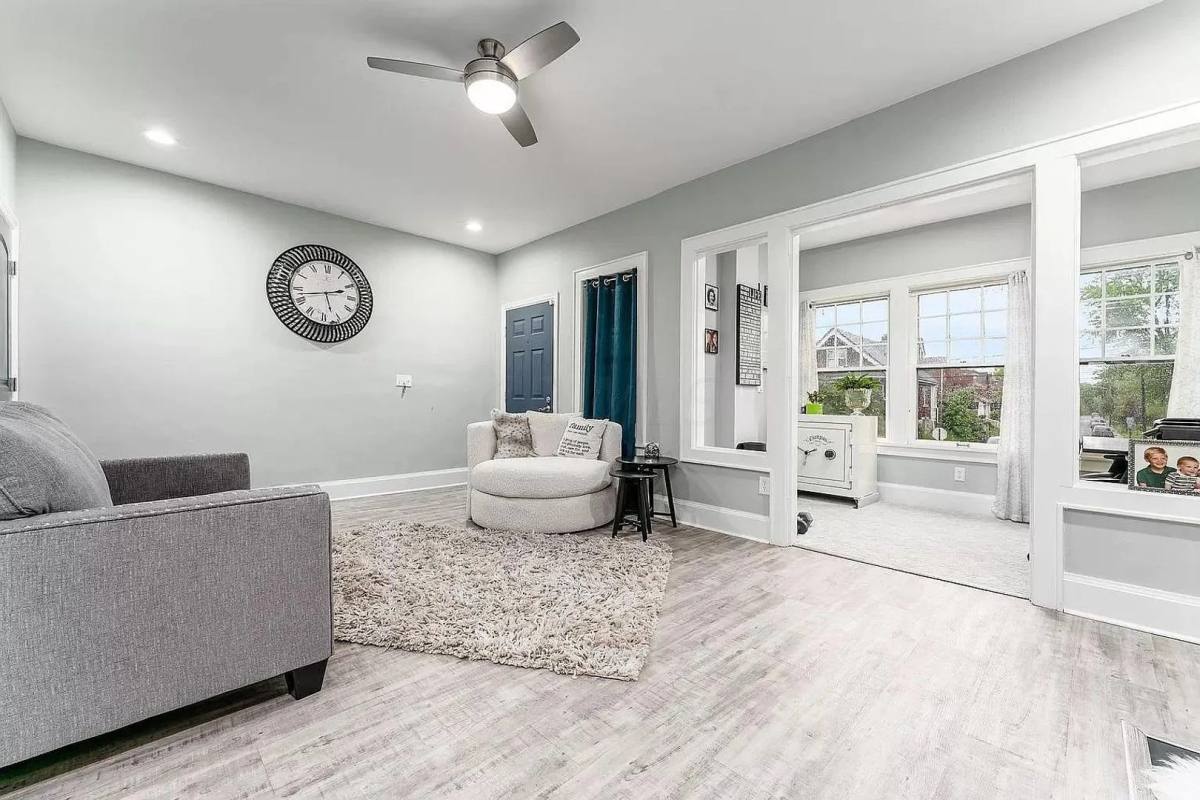 Townhouse for rent at 1233 E Livingston Ave, Columbus, OH 43205