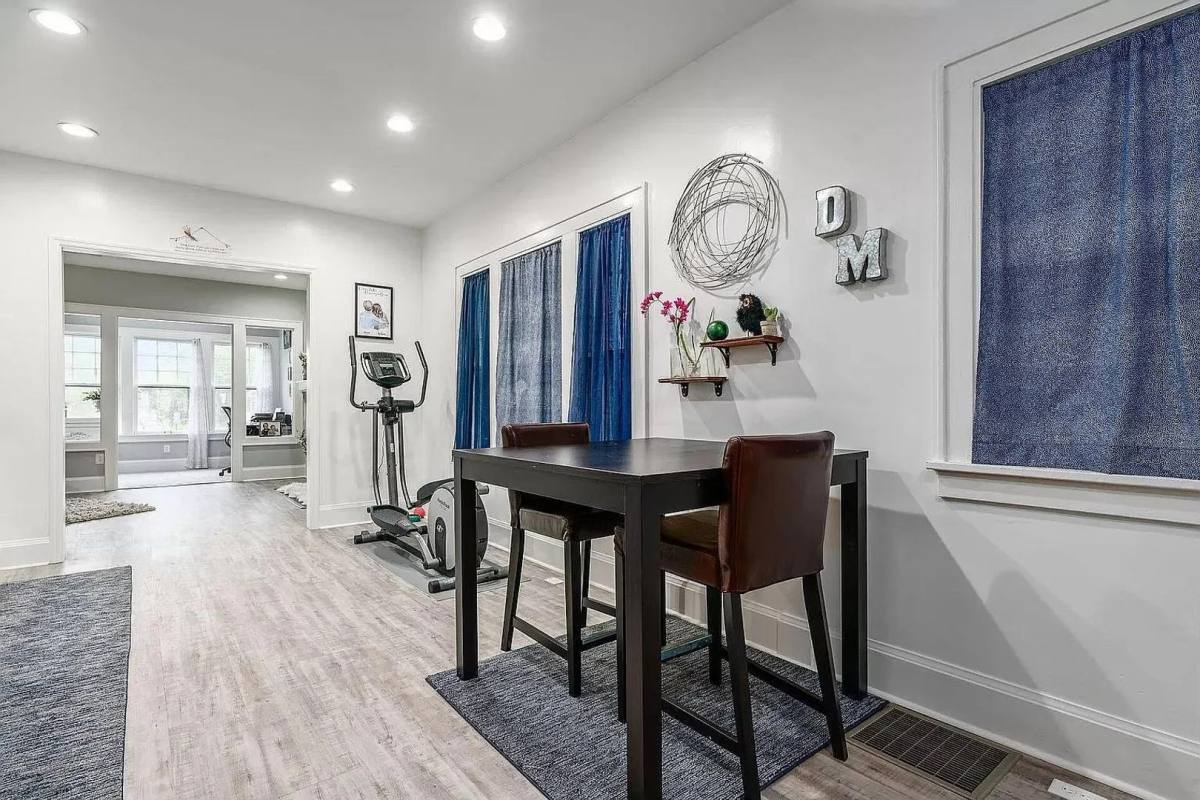 Townhouse for rent at 1233 E Livingston Ave, Columbus, OH 43205