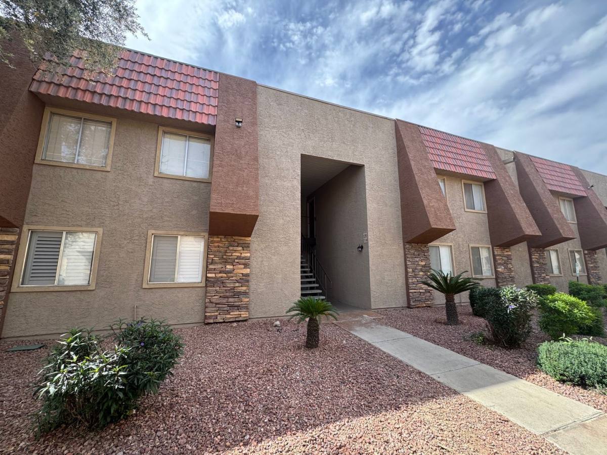 Condo for rent at 5422 River Glen Dr #BLDG 135, Las Vegas, NV 89103