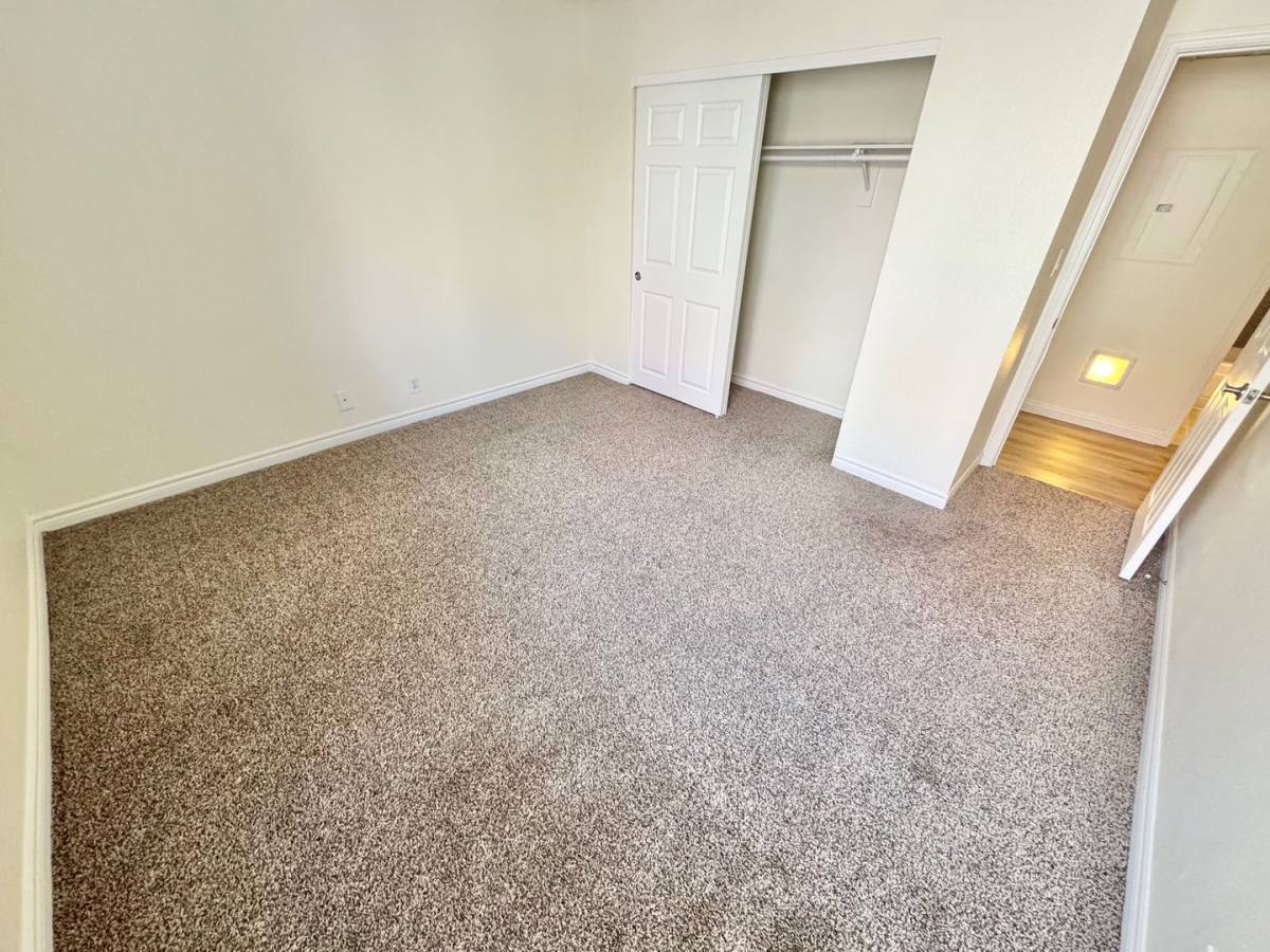 Condo for rent at 5422 River Glen Dr #BLDG 135, Las Vegas, NV 89103