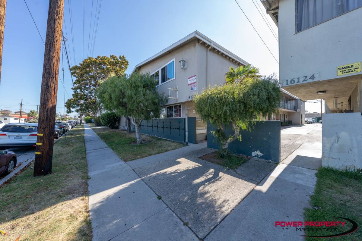 Apartment for rent at 16120 Van Ness Ave, Torrance, CA 90504
