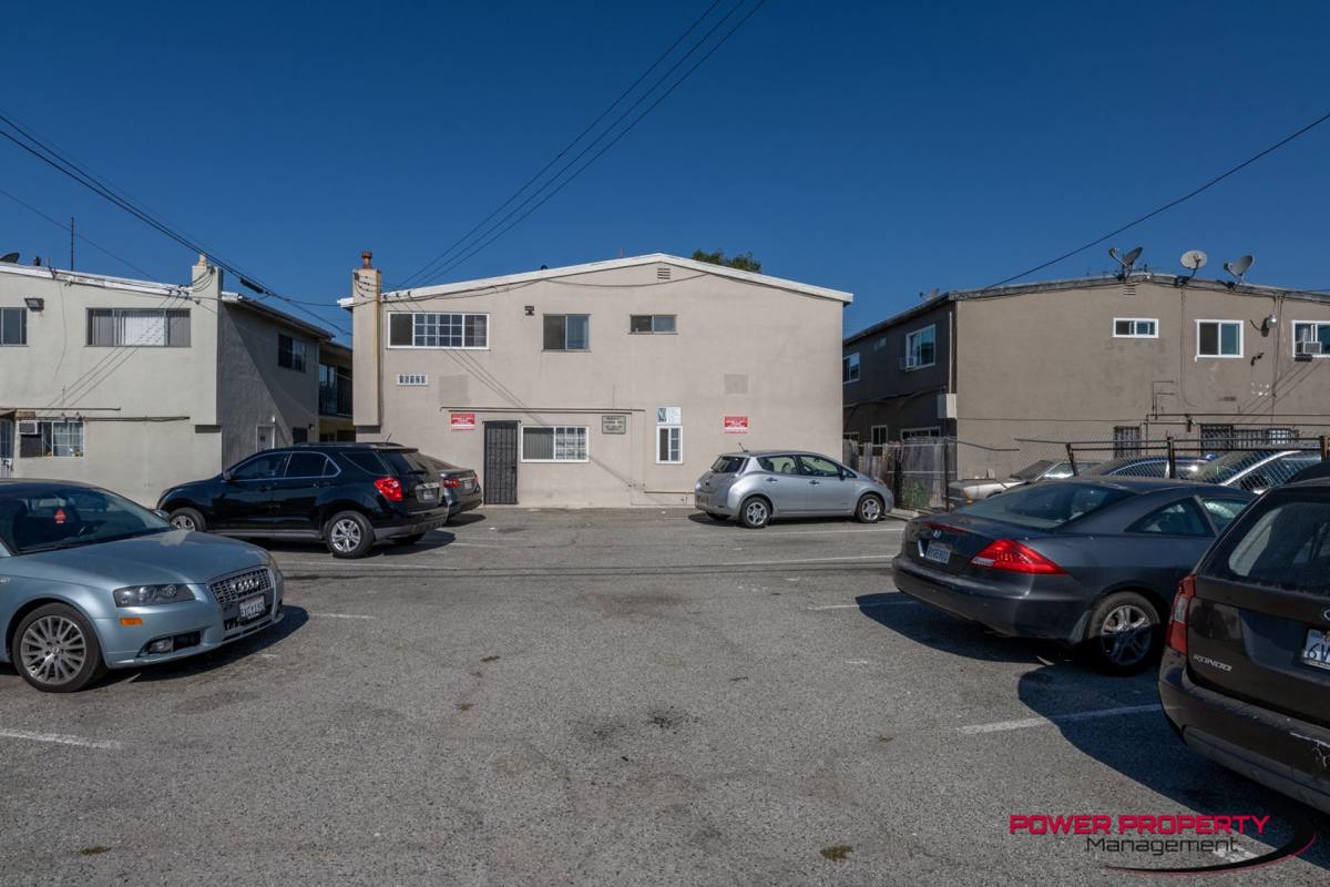Apartment for rent at 16120 Van Ness Ave, Torrance, CA 90504