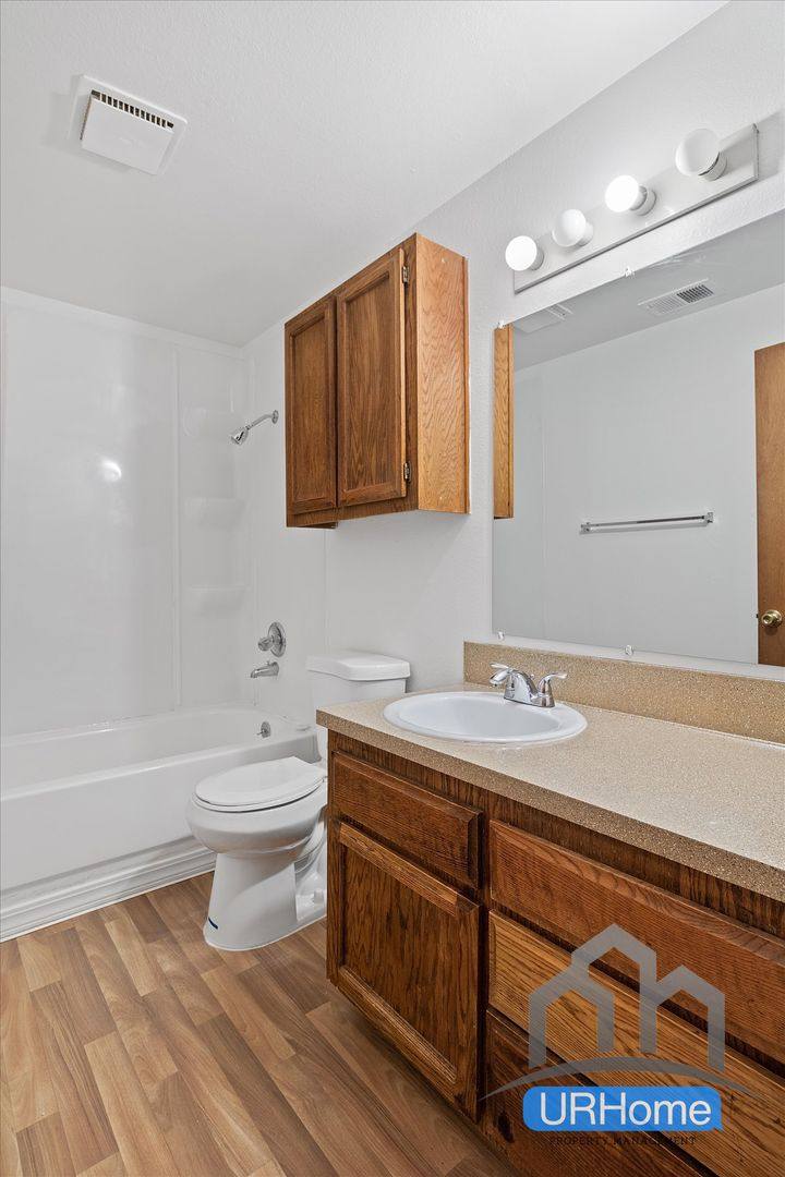 Apartment for rent at 400 SE 169th Ave, Portland, OR 97233