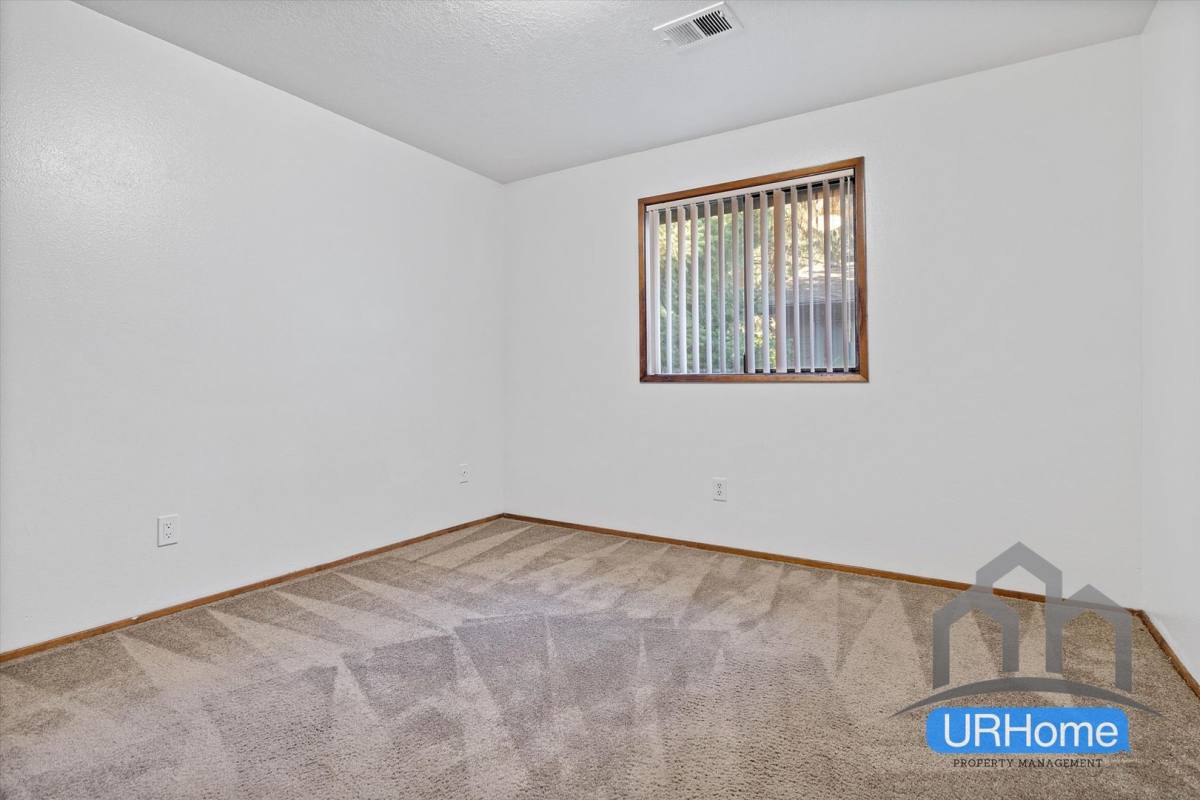 Apartment for rent at 400 SE 169th Ave, Portland, OR 97233