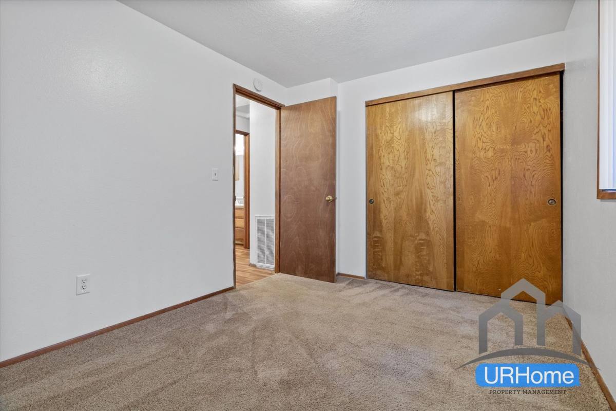 Apartment for rent at 400 SE 169th Ave, Portland, OR 97233