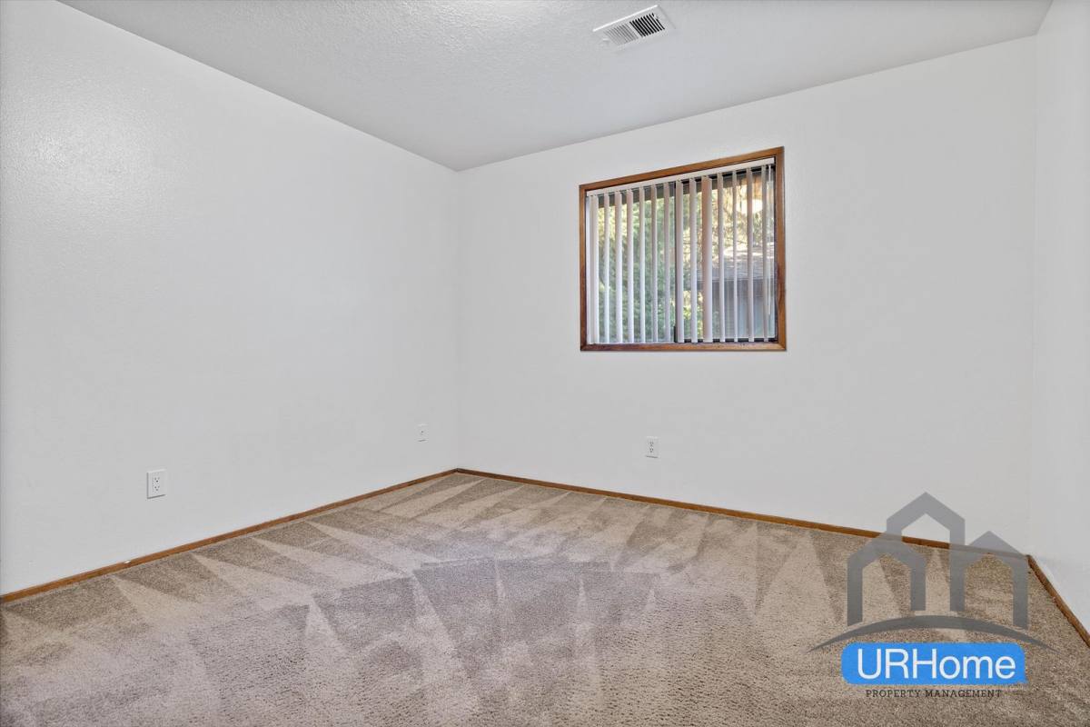 Apartment for rent at 400 SE 169th Ave, Portland, OR 97233