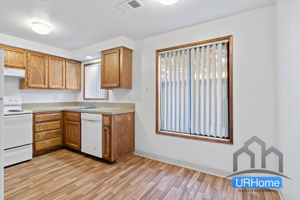 Apartment for rent at 400 SE 169th Ave, Portland, OR 97233