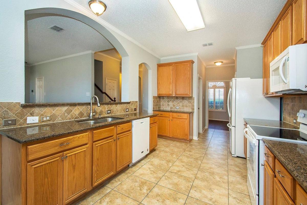 House for rent at 406 Leameadow Dr, Allen, TX 75002