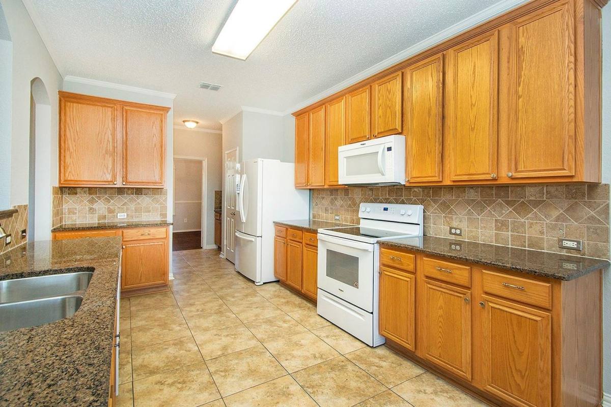 House for rent at 406 Leameadow Dr, Allen, TX 75002