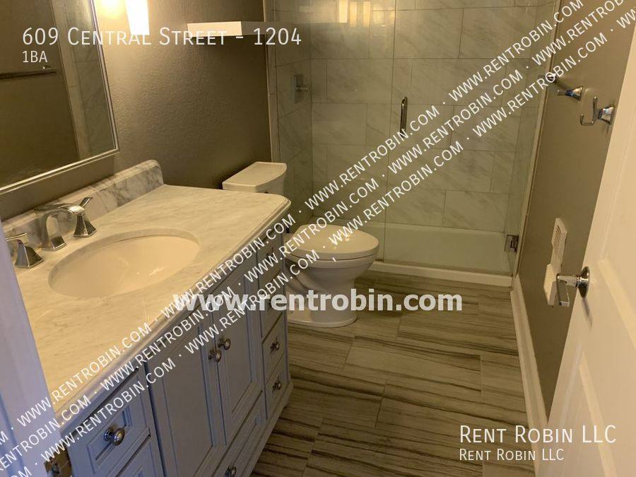 Condo for rent at 609 Central St #1204, Kansas City, MO 64105