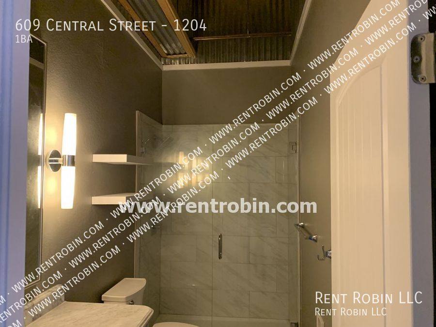 Condo for rent at 609 Central St #1204, Kansas City, MO 64105