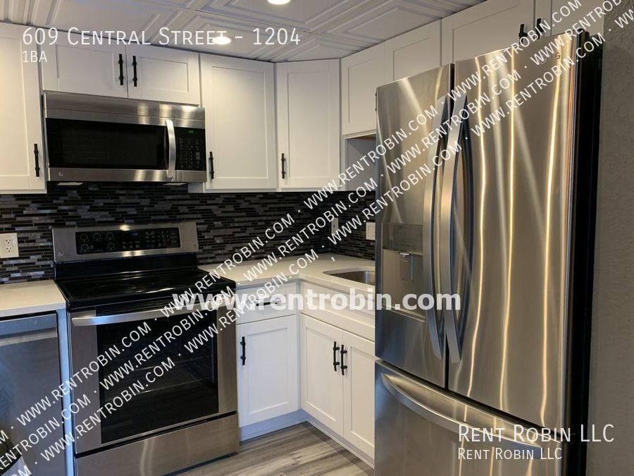Condo for rent at 609 Central St #1204, Kansas City, MO 64105