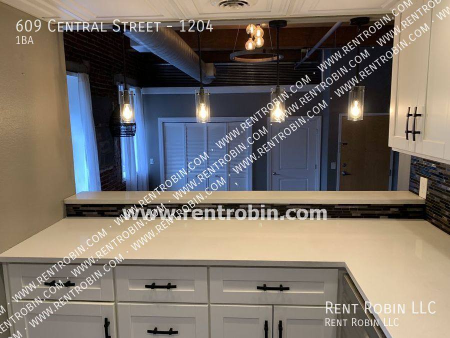 Condo for rent at 609 Central St #1204, Kansas City, MO 64105
