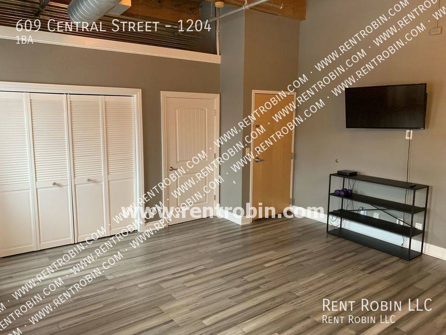 Condo for rent at 609 Central St #1204, Kansas City, MO 64105