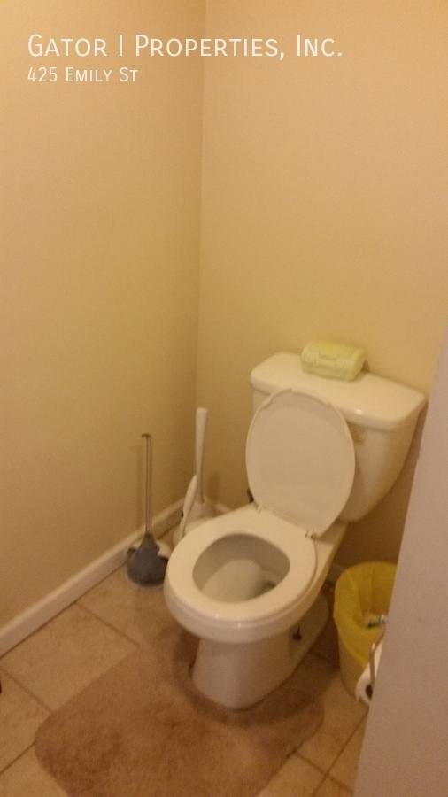 House for rent at 425 Emily St, Philadelphia, PA 19148