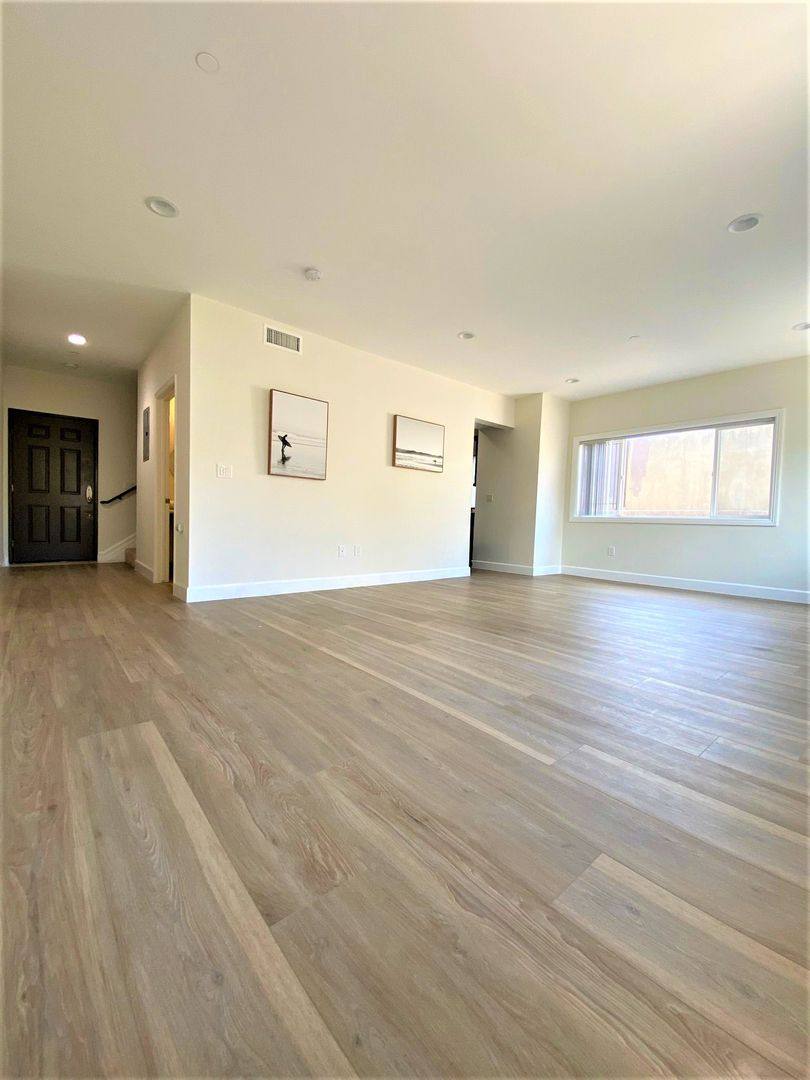 Apartment for rent at 1467 S Holt Ave, Los Angeles, CA 90035