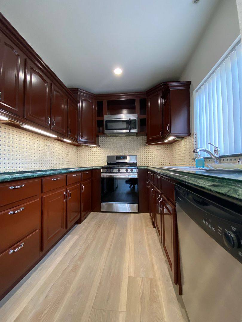Apartment for rent at 1467 S Holt Ave, Los Angeles, CA 90035