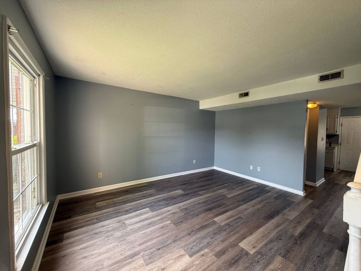 Townhouse for rent at 141 King George Court, Jacksonville, NC 28546