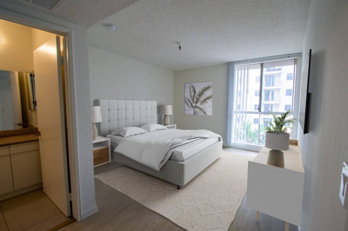 Apartment for rent at 6633 Yucca St, Los Angeles, CA 90028