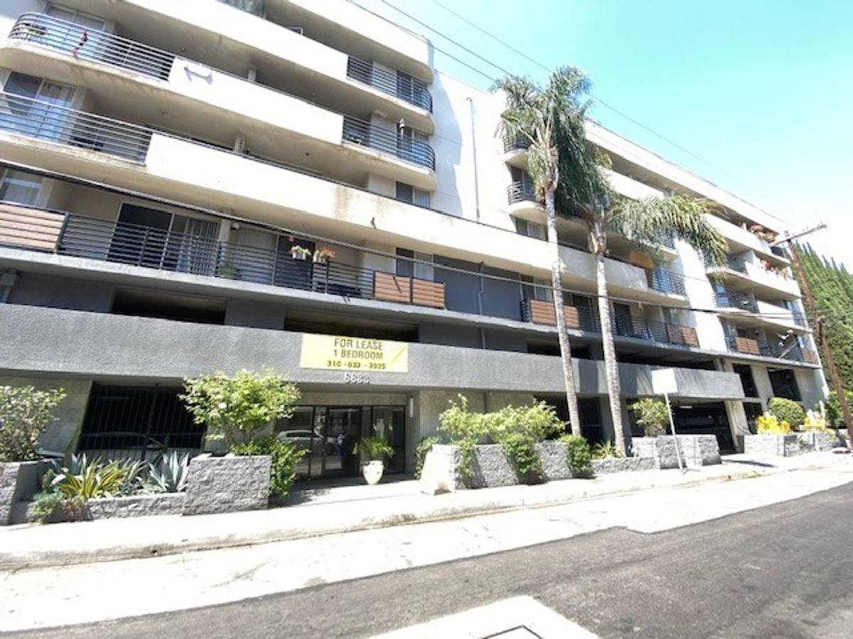 Apartment for rent at 6633 Yucca St, Los Angeles, CA 90028