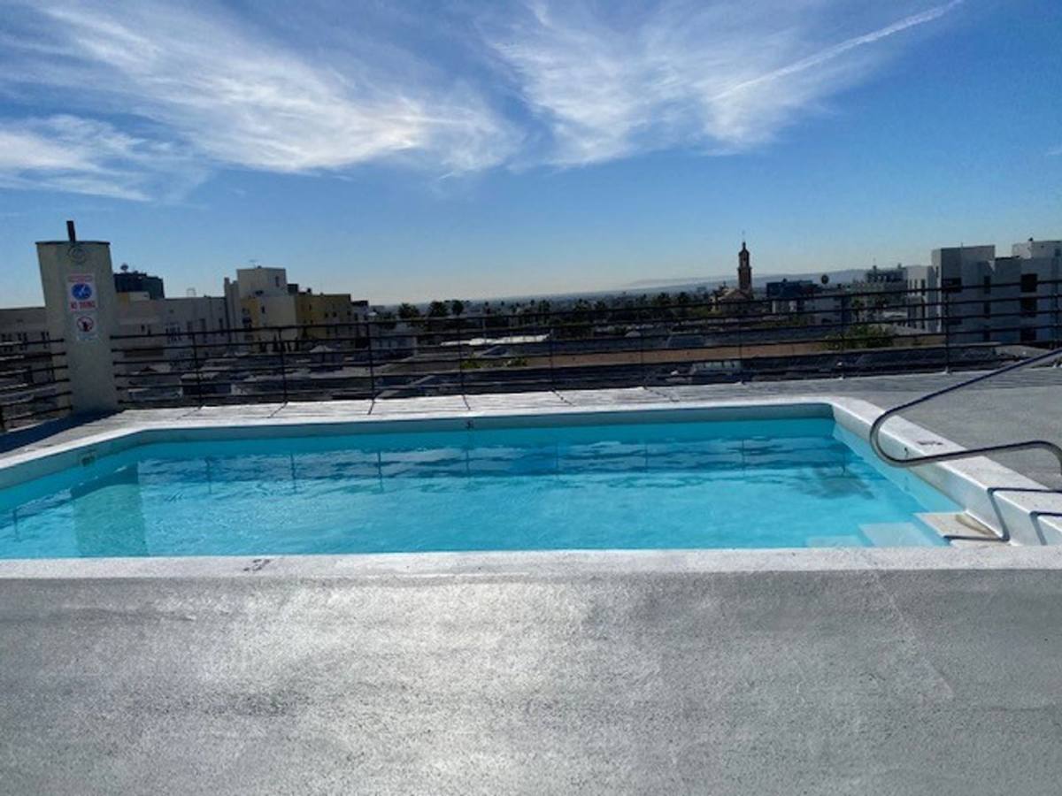 Apartment for rent at 6633 Yucca St, Los Angeles, CA 90028