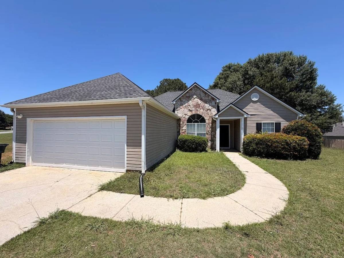 House for rent at 4192 Alaina Ave, Loganville, GA 30052