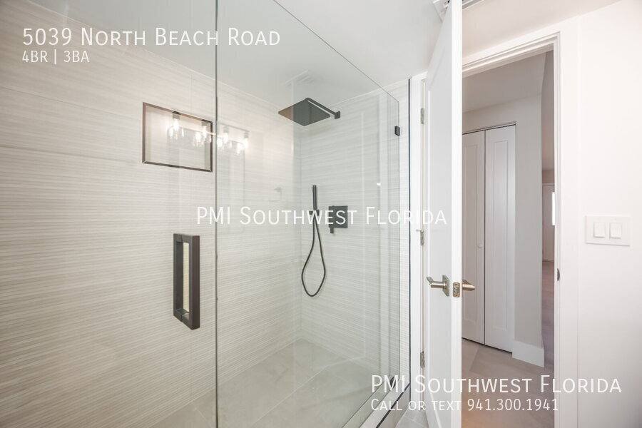 Apartment for rent at 5039 N Beach Rd, Englewood, FL 34223