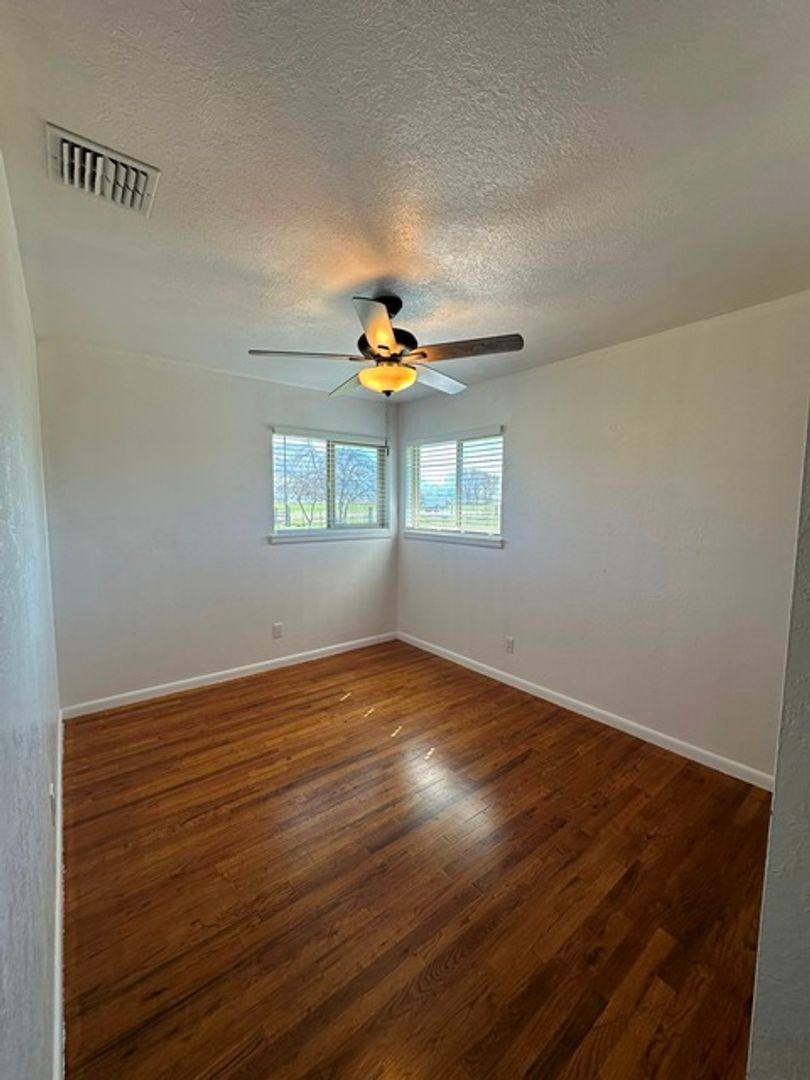 House for rent at 10680 Highway, Klamath Falls, OR 97603