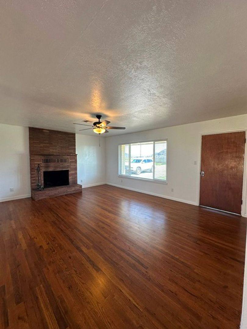 House for rent at 10680 Highway, Klamath Falls, OR 97603