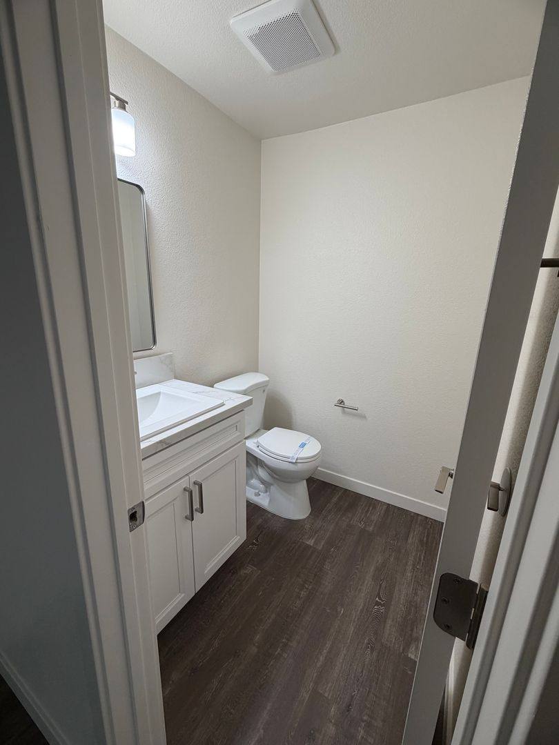 Apartment for rent at 460 E Mission Ave, Escondido, CA 92025