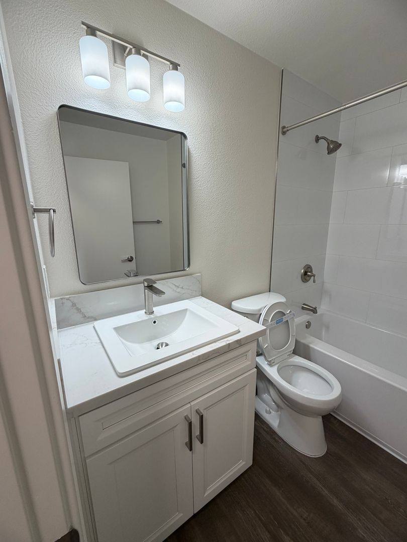 Apartment for rent at 460 E Mission Ave, Escondido, CA 92025