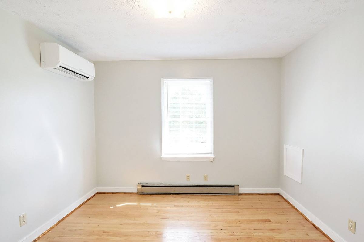 Townhouse for rent at 1406 Chesapeake St, Charlottesville, VA 22902