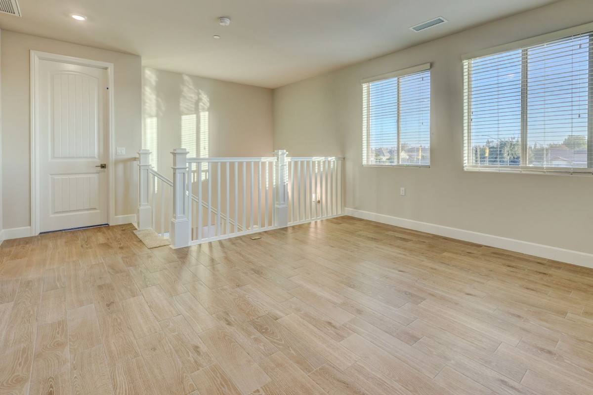 House for rent at 8660 N Haring Dr, Fresno, CA 93720