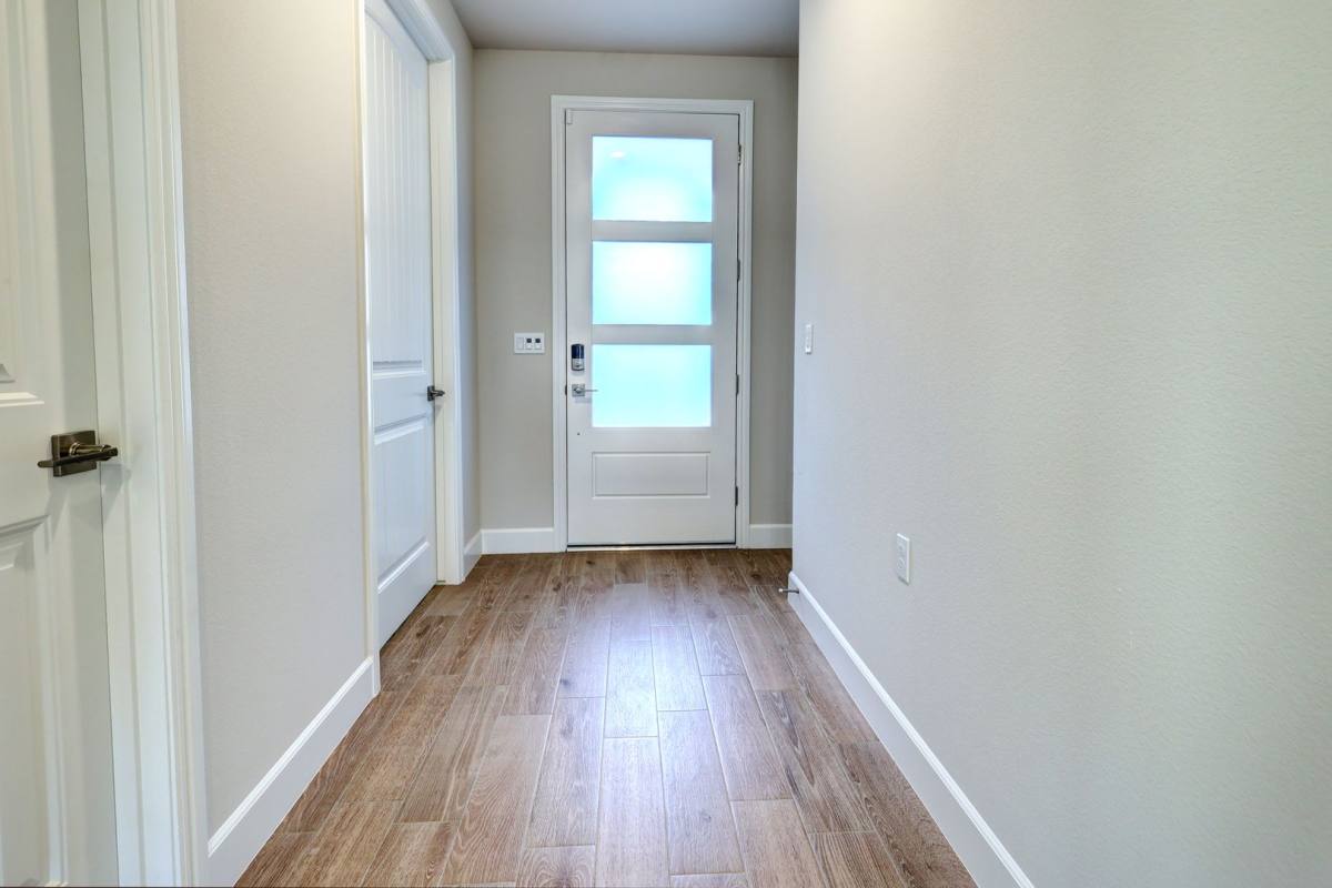 House for rent at 8660 N Haring Dr, Fresno, CA 93720