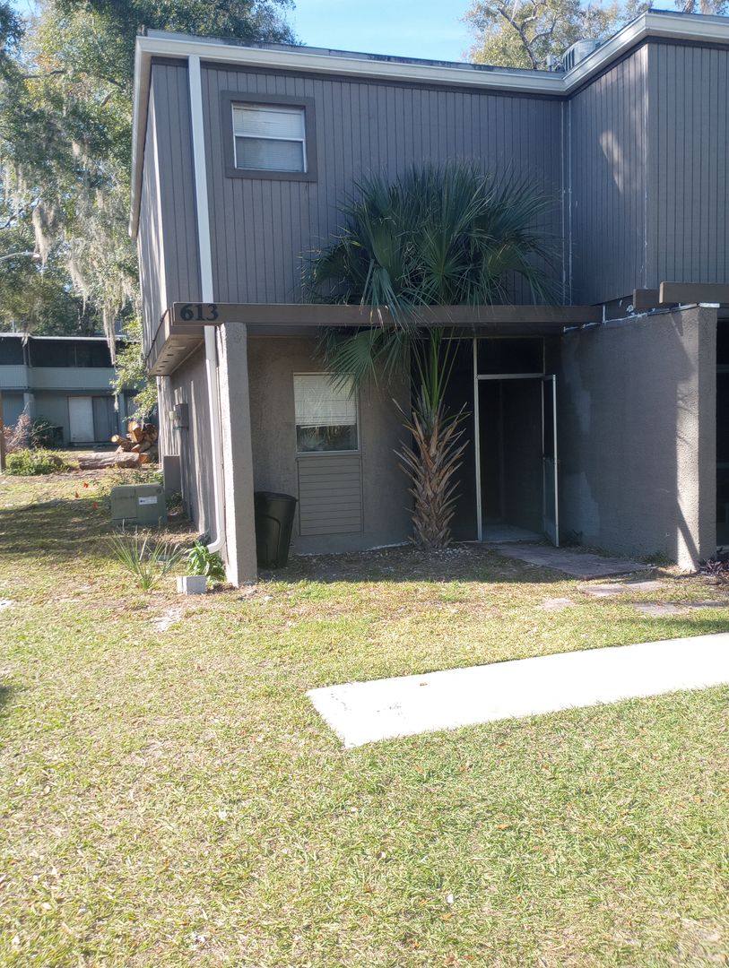 Condo for rent at 613 SW 75th St #111, Gainesville, FL 32607