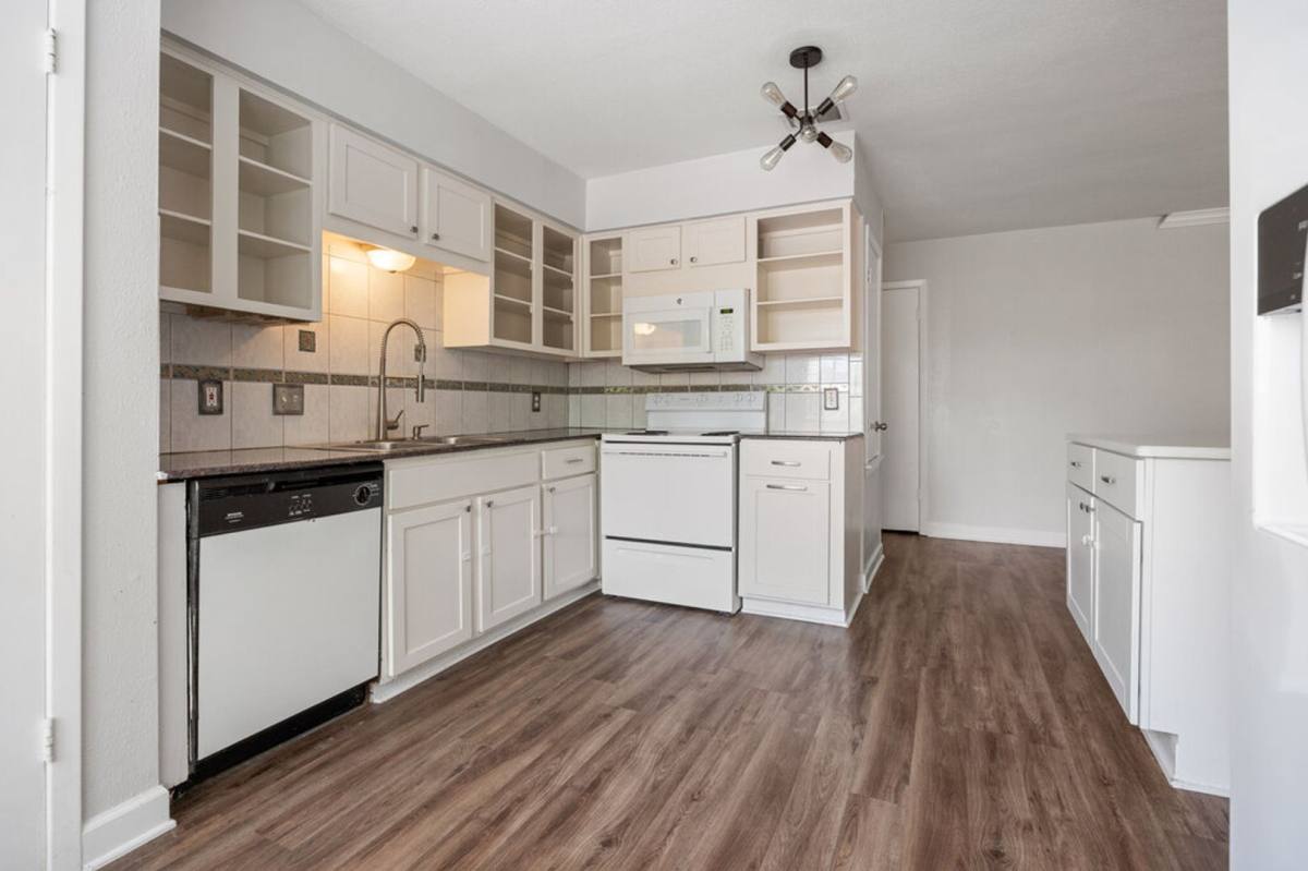 Townhouse for rent at 7711 Callaghan Rd, San Antonio, TX 78229