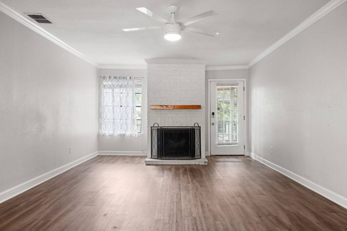 Townhouse for rent at 7711 Callaghan Rd, San Antonio, TX 78229