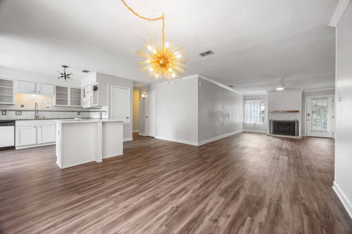 Townhouse for rent at 7711 Callaghan Rd, San Antonio, TX 78229