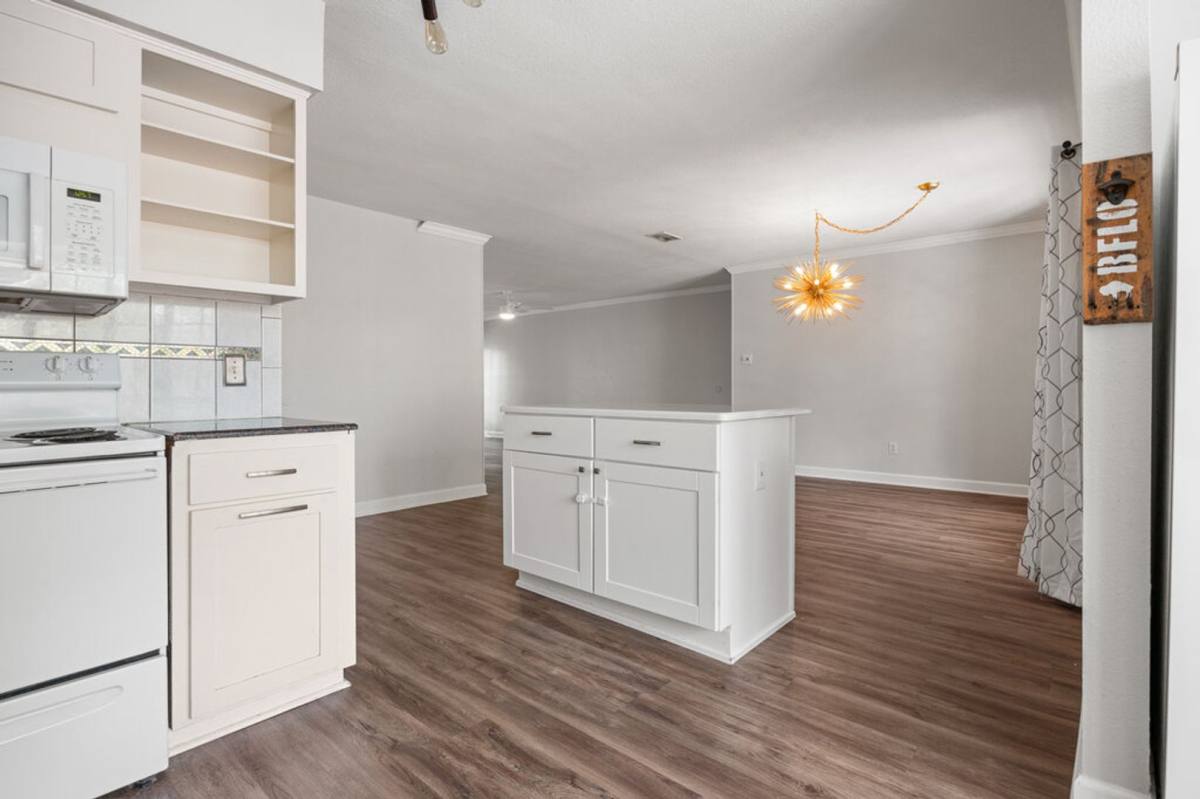 Townhouse for rent at 7711 Callaghan Rd, San Antonio, TX 78229
