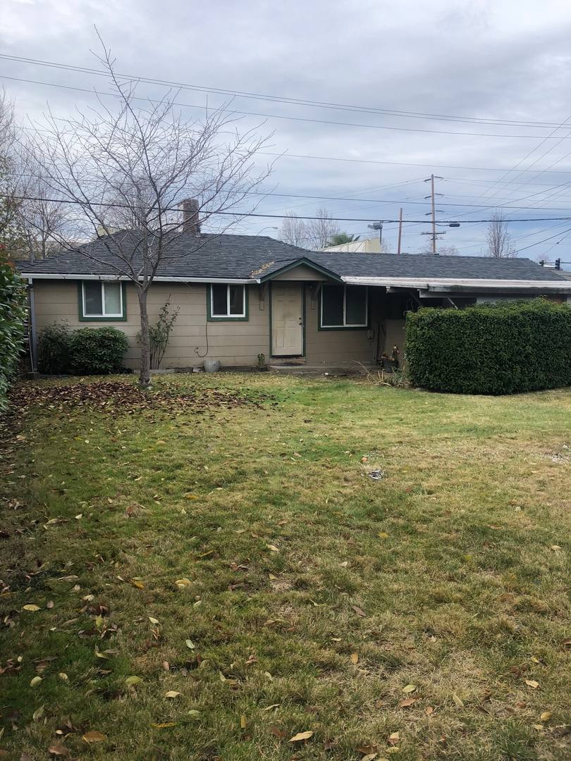 Apartment for rent at 922 Stevens St, Medford, OR 97501