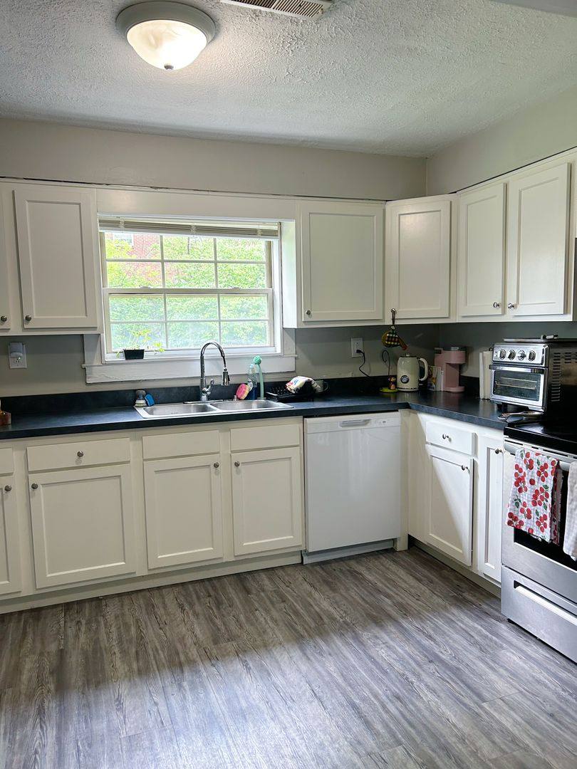House for rent at 609 Addison Ave, Lexington, KY 40504