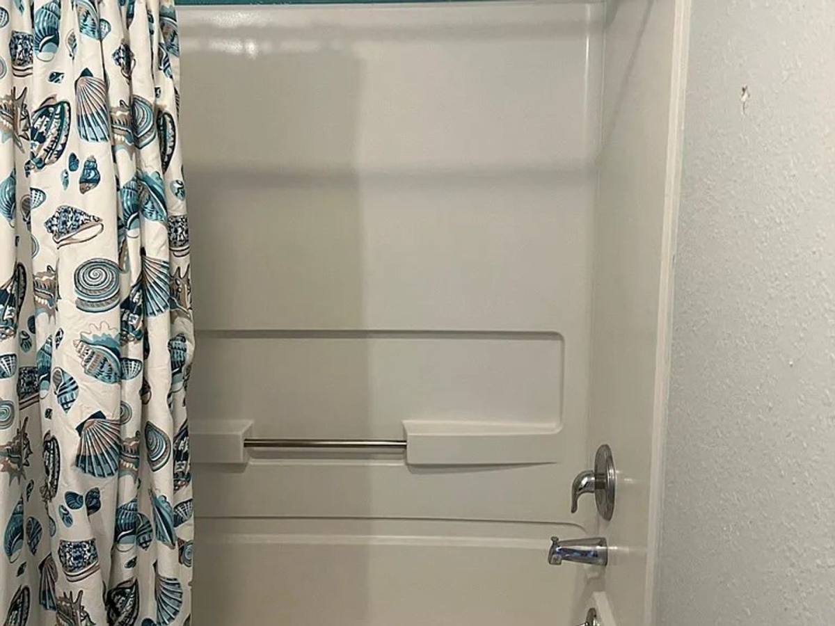 Apartment for rent at 304 Pacific Ave S, Long Beach, WA 98631