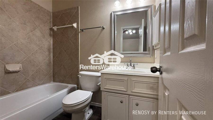 House for rent at 13615 Evening Wind Dr, Pearland, TX 77584