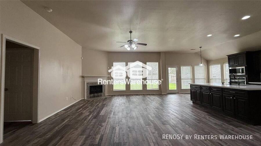House for rent at 13615 Evening Wind Dr, Pearland, TX 77584