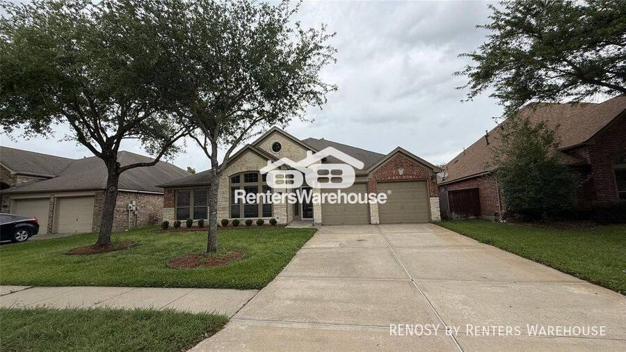 House for rent at 13615 Evening Wind Dr, Pearland, TX 77584